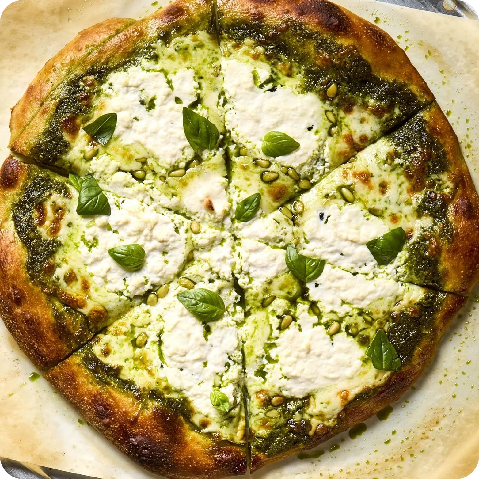 P08 - Pesto Sauce Cheese Pizza